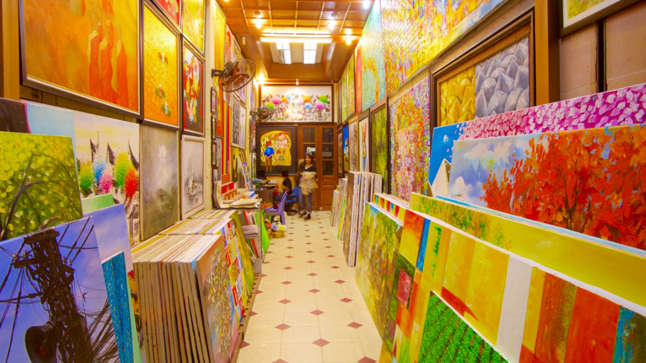 Art Galleries on Hang Gai street