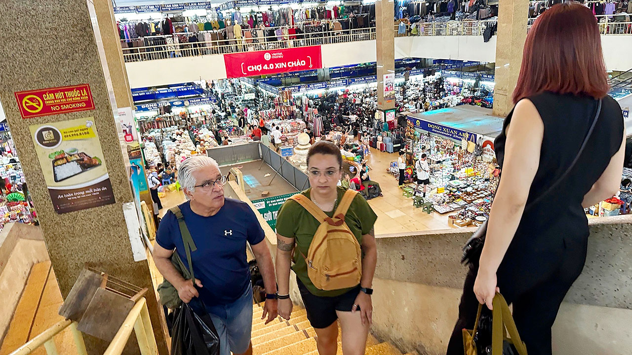 Structure of Dong Xuan Market