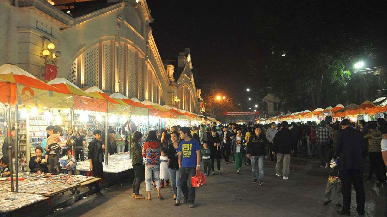 Dong Xuan night market