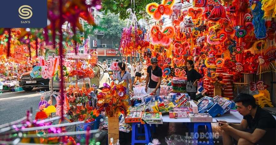 What can you buy on hang ma street? street hanoi