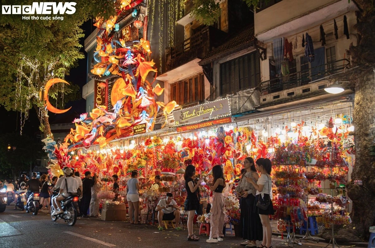 Events and festivals celebrated on hang ma street hanoi