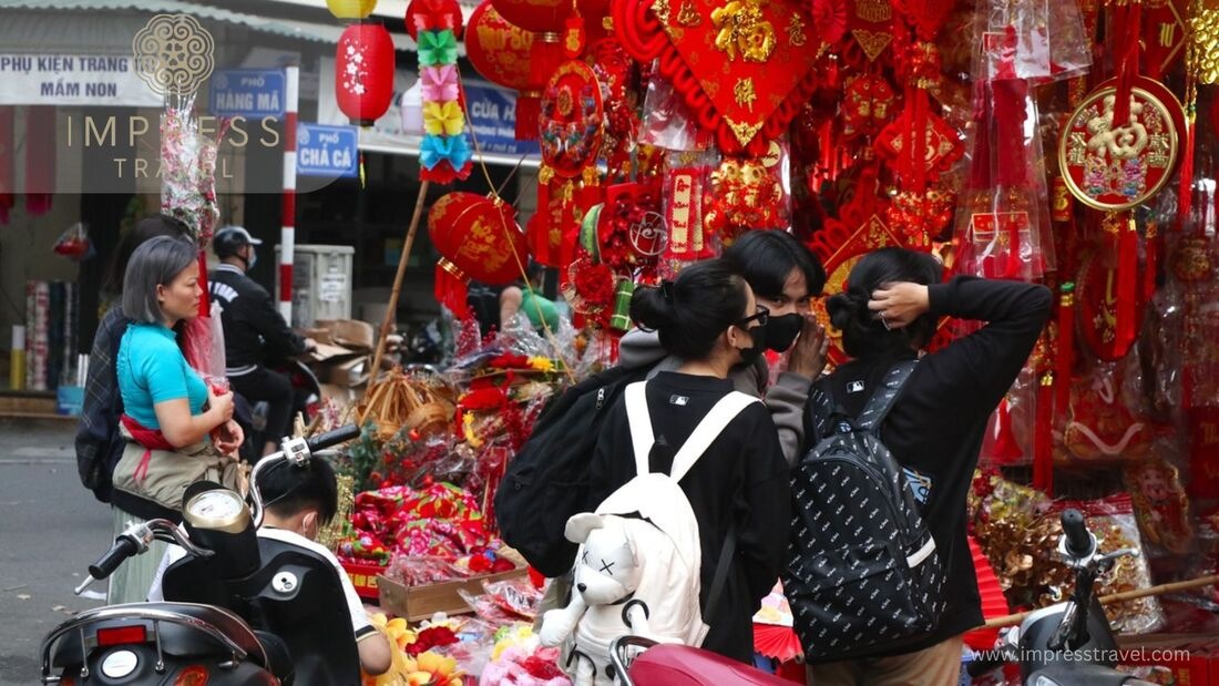 How does hang ma street compare to other streets in hanoi? hanoi