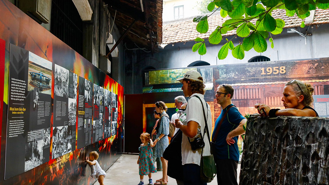 Visitor experience and practical information hoa lo prison museum