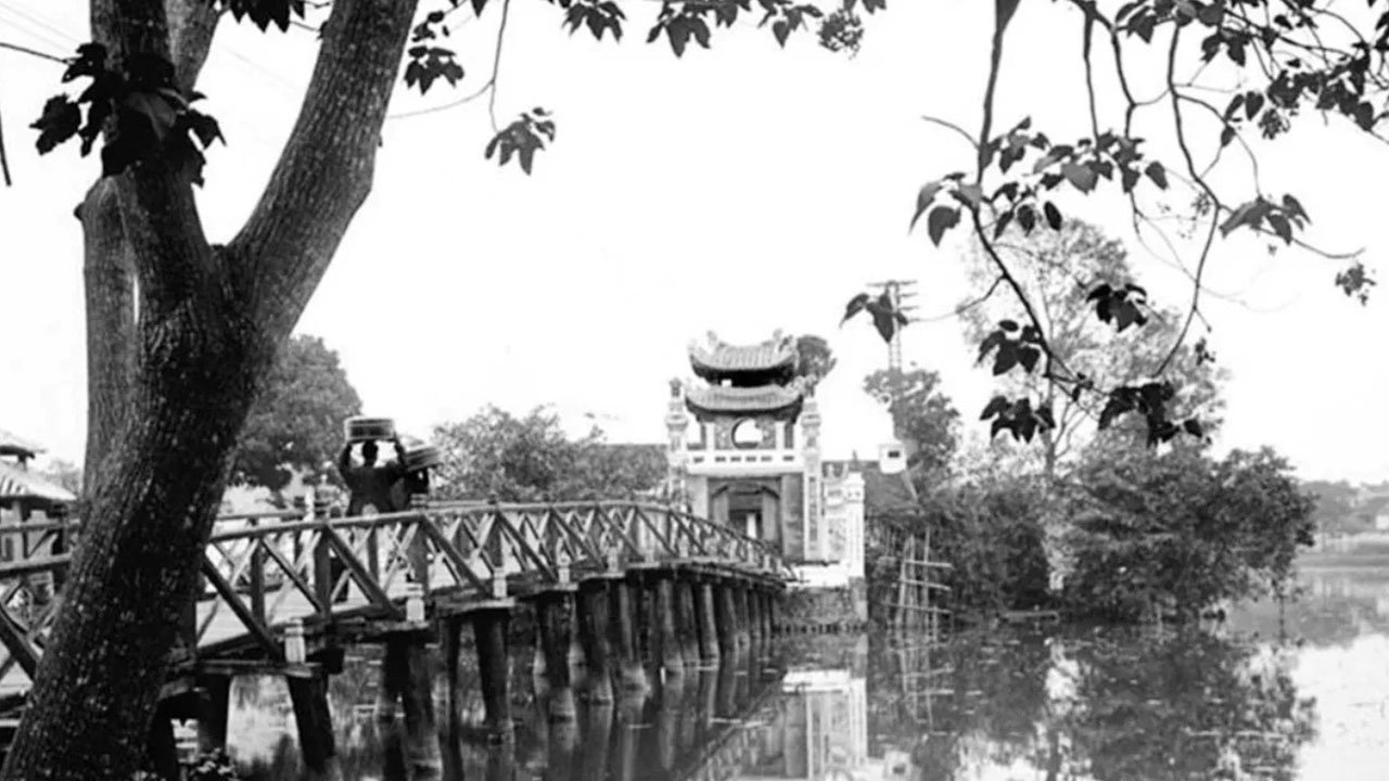 Ngoc Son Temple history