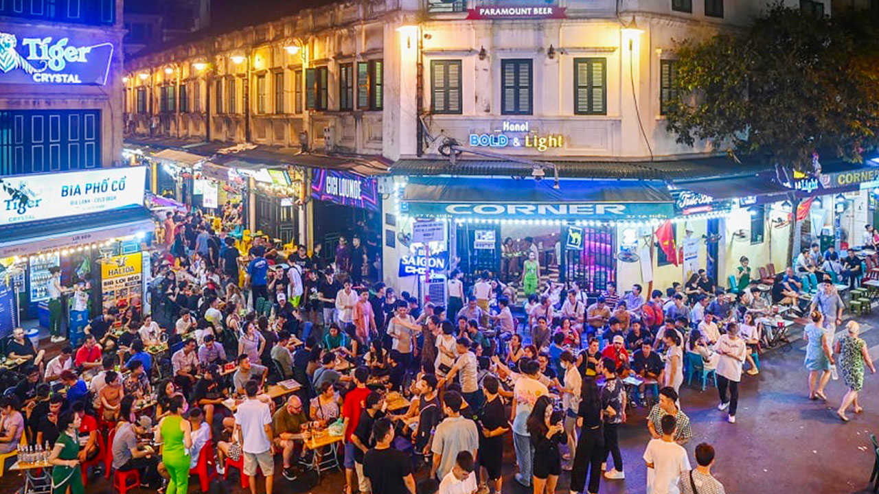 Best times to visit: peak hours and recommendations ta hien street