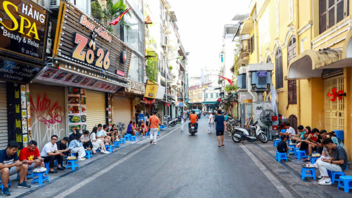 Sidewalk Cafe - Best things to do in Hanoi Old Quarter