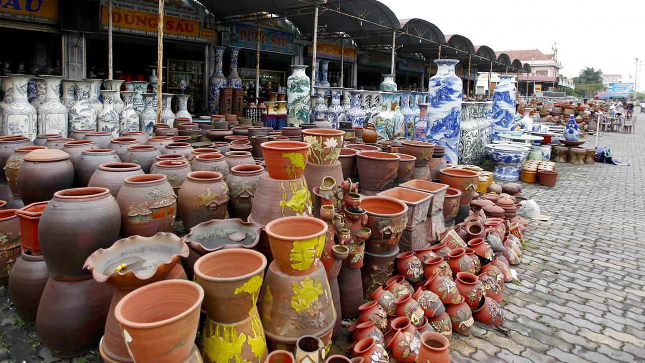 Custom and personalized pottery options bat trang village