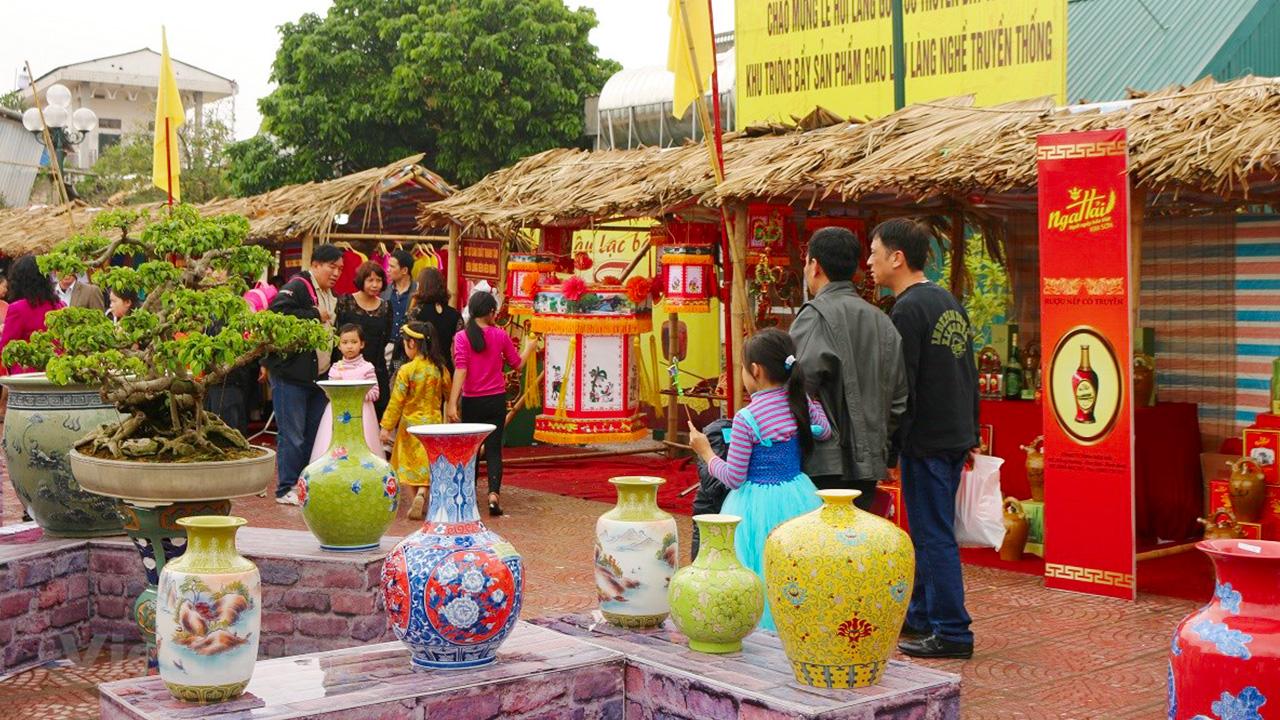 Festivals and events celebrating pottery bat trang village
