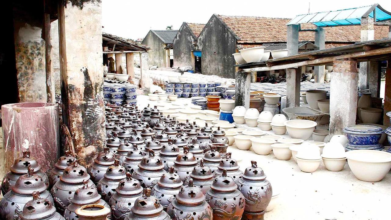 Bat trang pottery techniques village