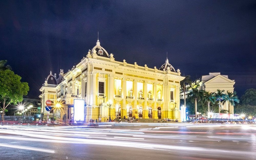 Visiting the hanoi opera house