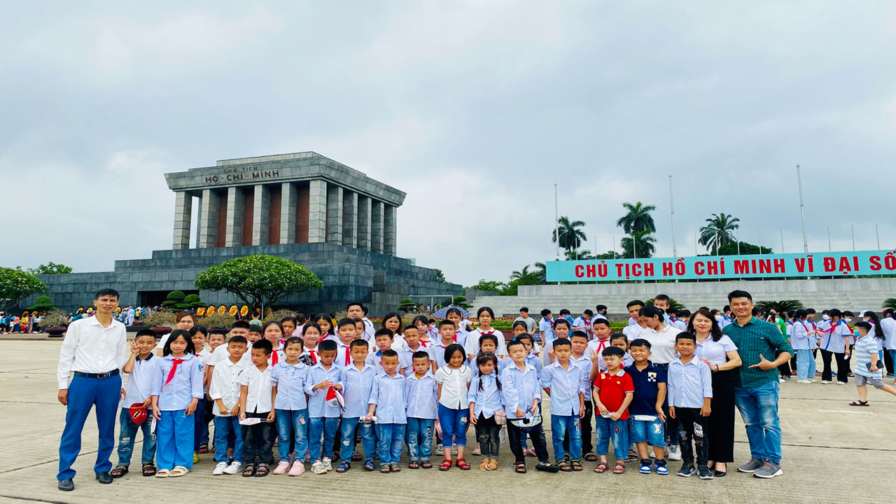 Educational value of ho chi minh mausoleum for tourists