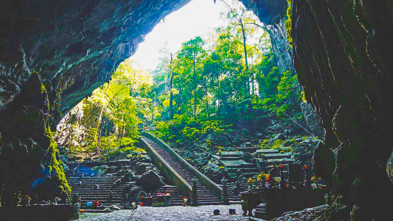 Hương Tích Cave