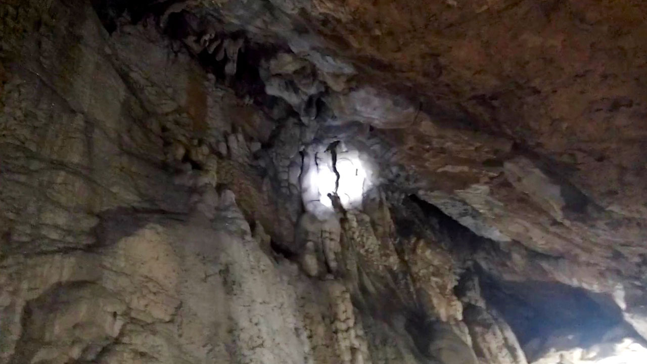 Long Vân Cave