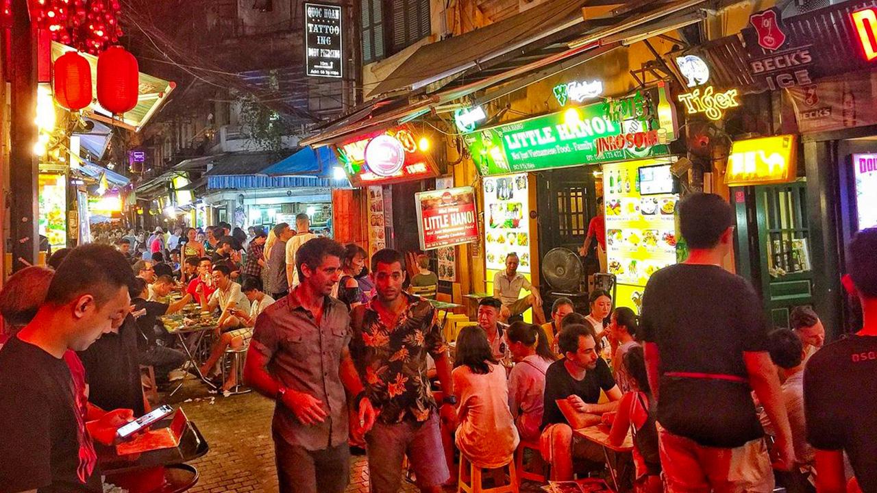 Visitor preferences: Truc Bach Lake vs. other prominent lakes in Hanoi