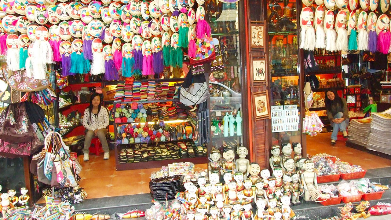 Handicrafts and souvenirs