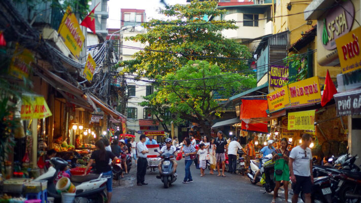 Hang Be Market in Hanoi