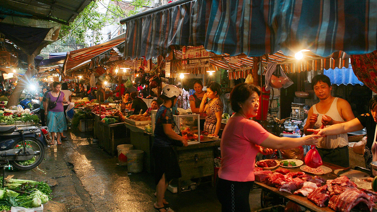 Hang Be Market is divided into many different areas