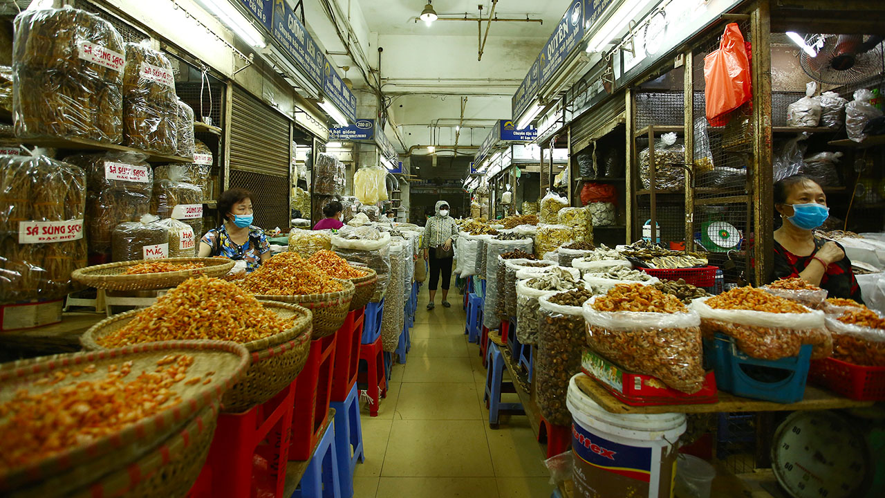 Spices and Herbs counter