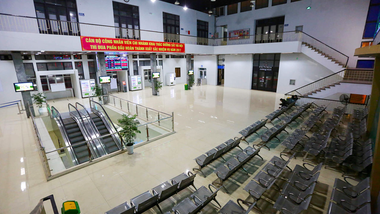 Hanoi Railway Station inside