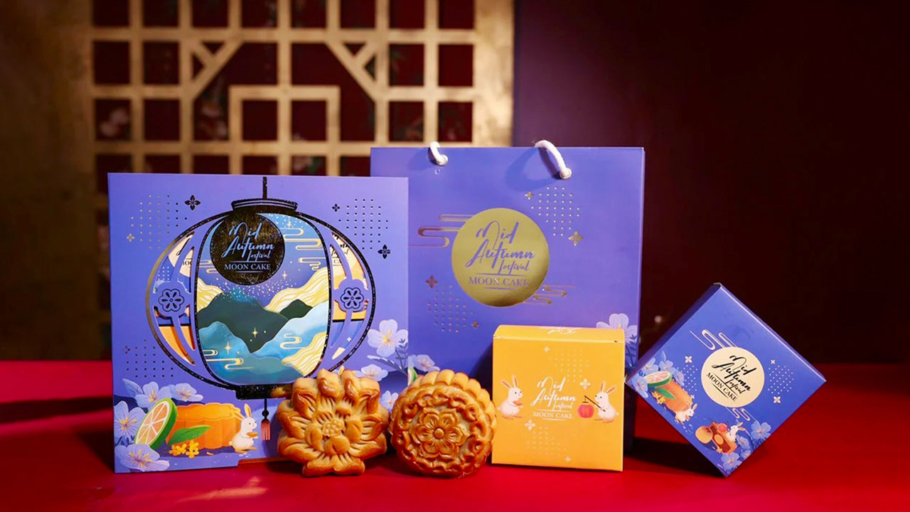 Moon Cake Gifting Traditions