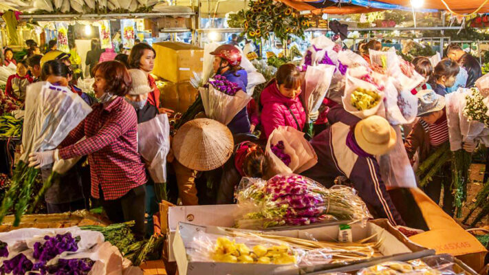 Quang Ba Flower Market Hanoi