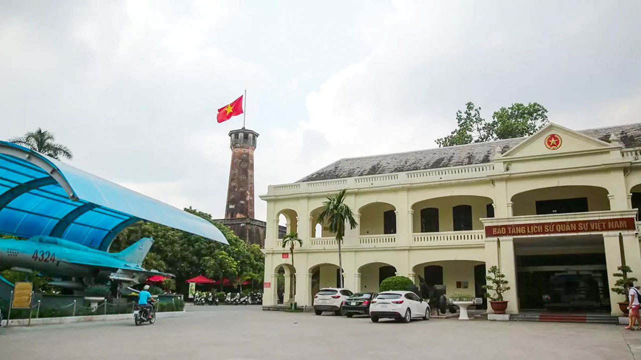 Public transportation options vietnam military history museum