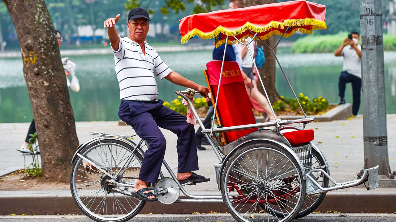 Riding a cyclo is good for the environment