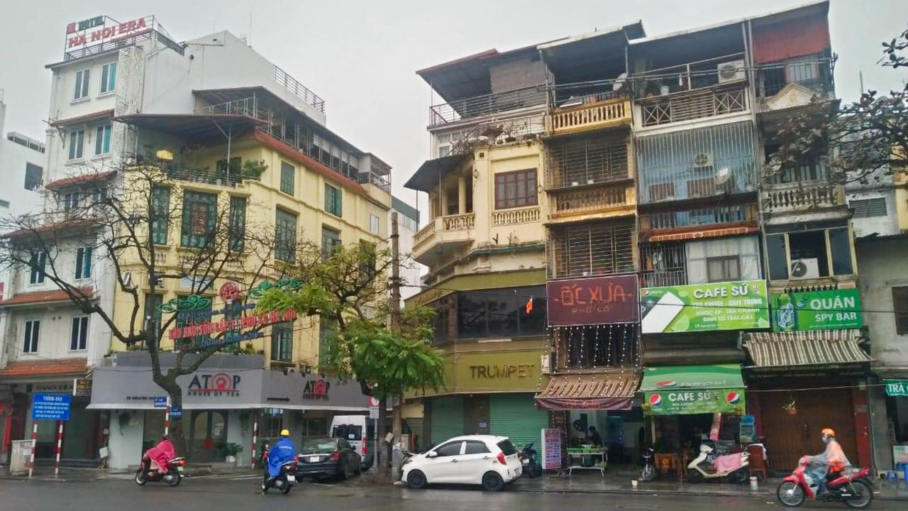 Economic activities on Nguyen Huu Huan Street