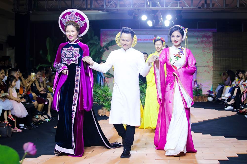 Enduring appeal of Vietnamese traditional garments dress