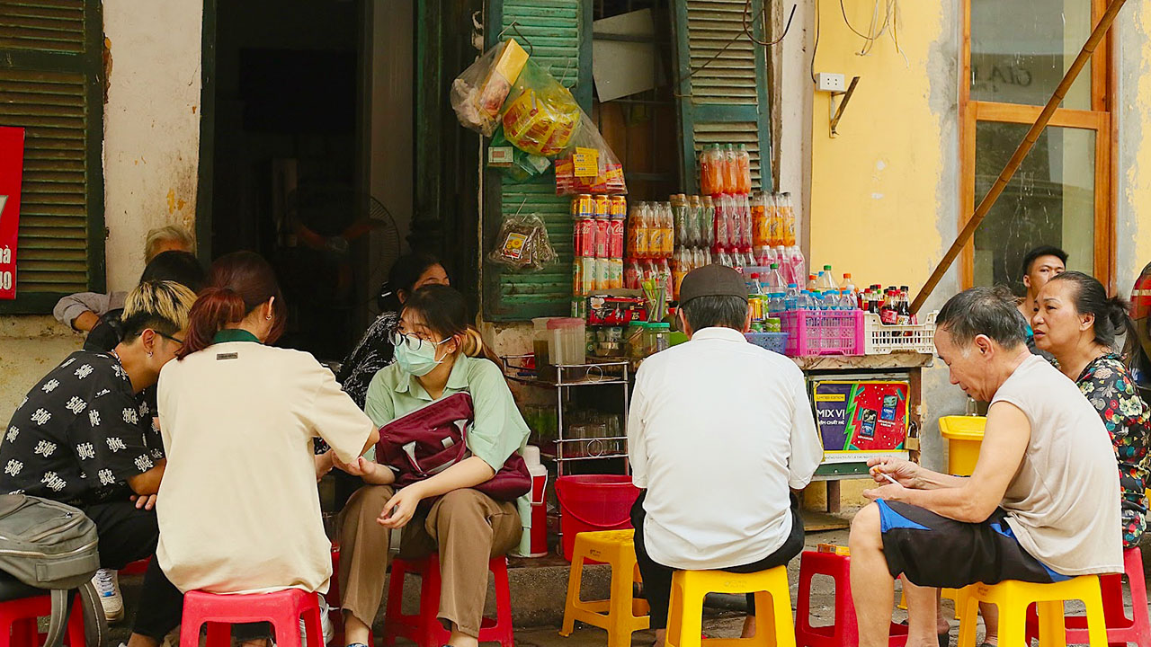 Common dining practices in hanoi food culture