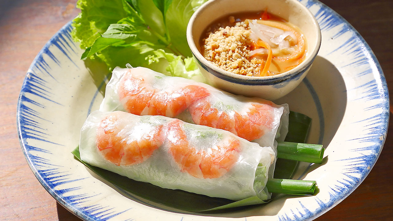 Goi Cuon vs. Cha Gio: Spring Rolls Comparison Traditional Vietnamese Dishes