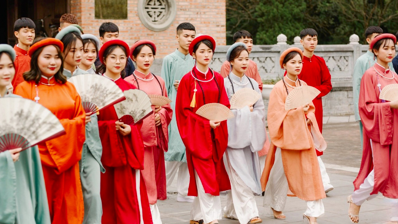 Traditional Vietnamese Costume