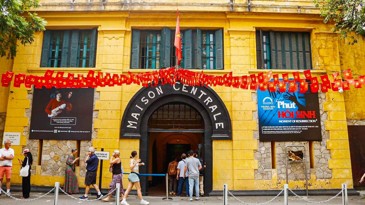 Hoa Lo Prison Museum