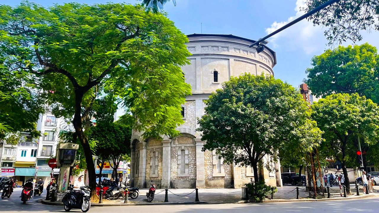 Tips for First-Time Visitors to Hang Dau Street