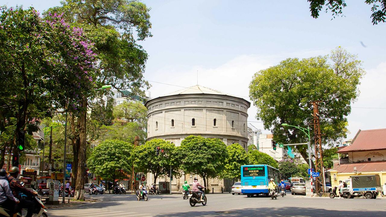 Attractions Along Hang Dau Street