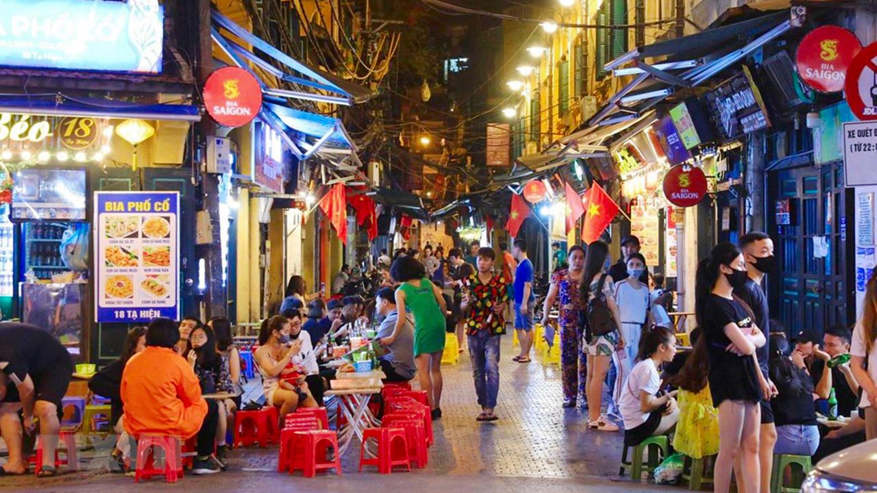 Street food stalls are always bustling in the evening.