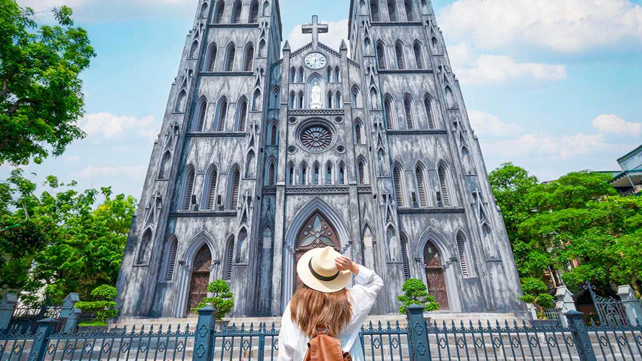 Visitors to St. Joseph Cathedral