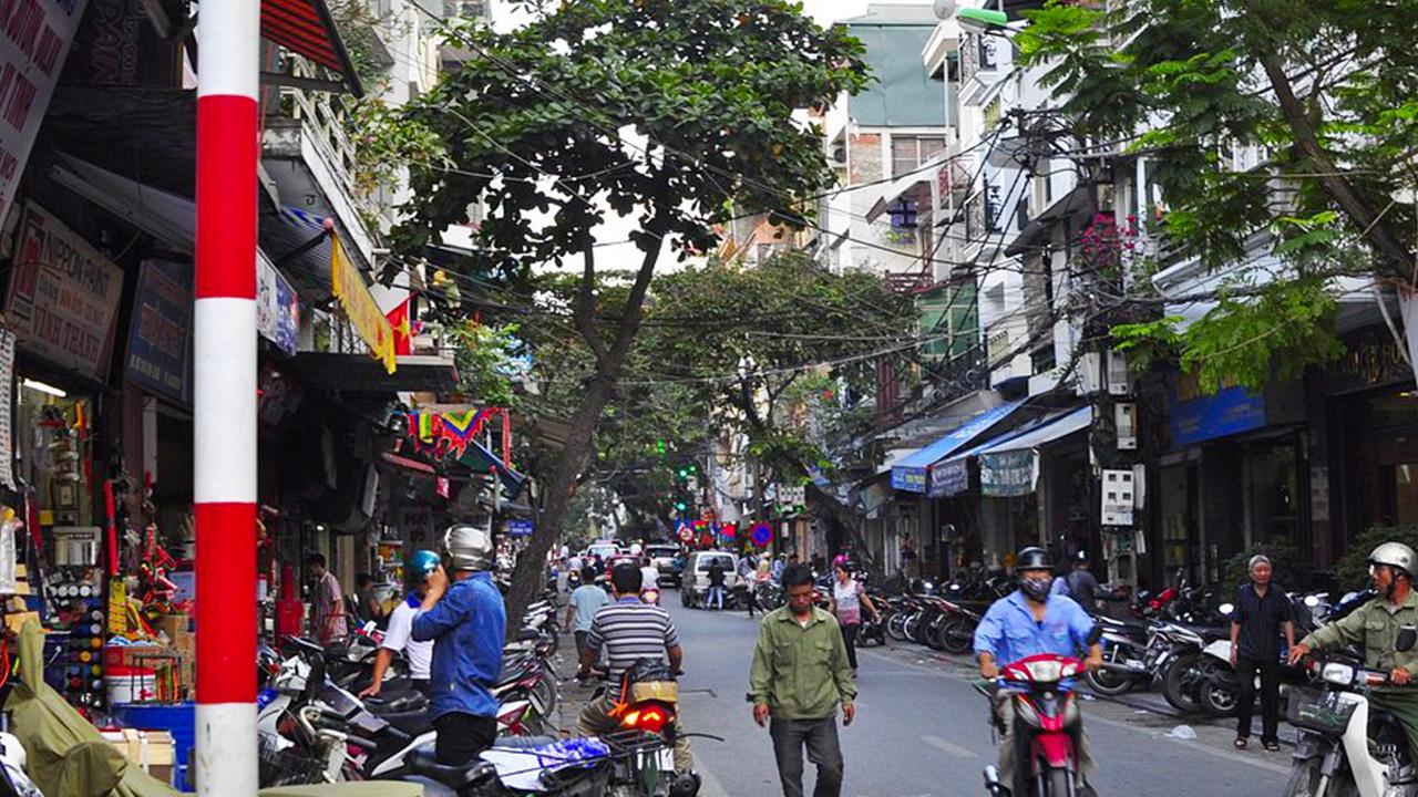 Comparison of Hang Bo Street with Other Streets in Hanoi