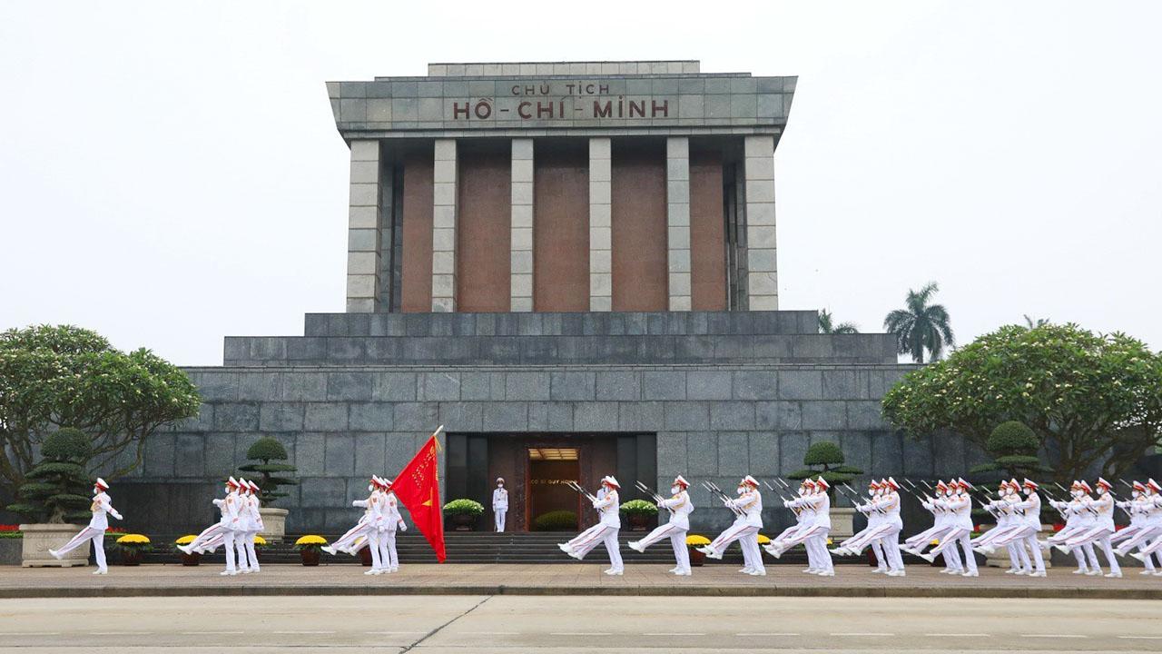 Recommendations for Combining Walking Tour with Other Attractions in Hanoi