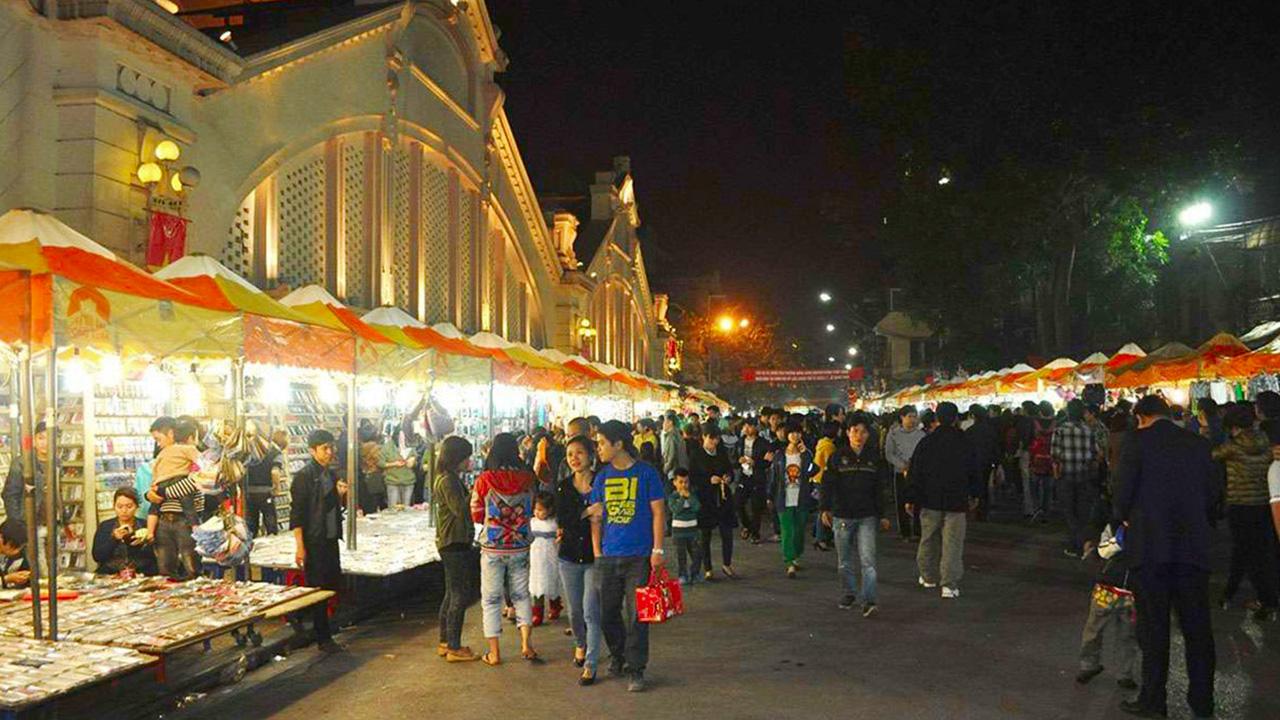 Local Markets to Explore in the Hanoi Old Quarter