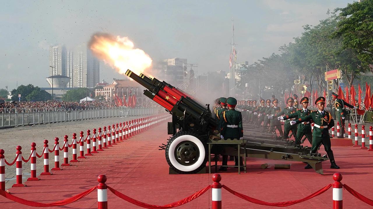 Cannon at parade, parade