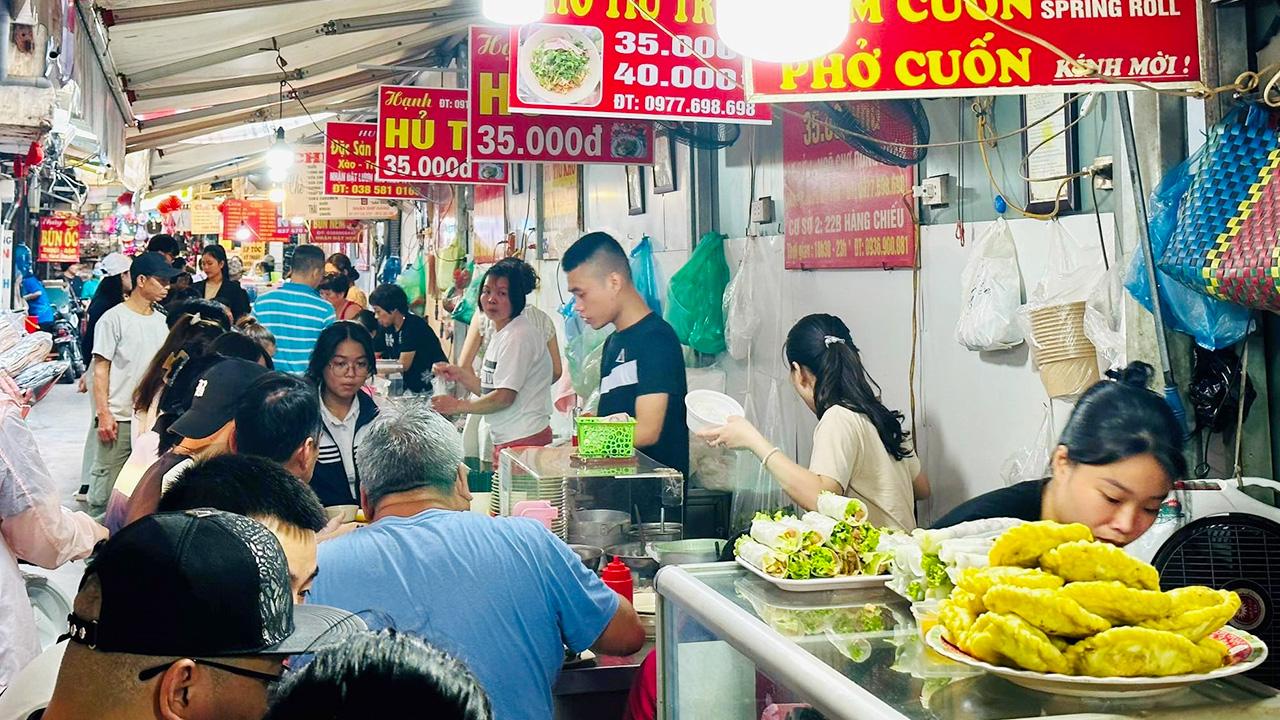Bánh cuốn, phở cuốn, bánh tôm chợ Đồng Xuân