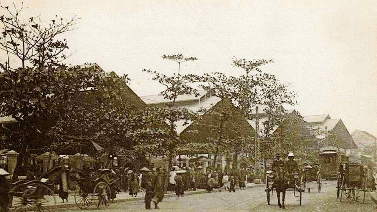 Chợ Đồng Xuân được phục hồi sau cháy lớn và chiến tranh