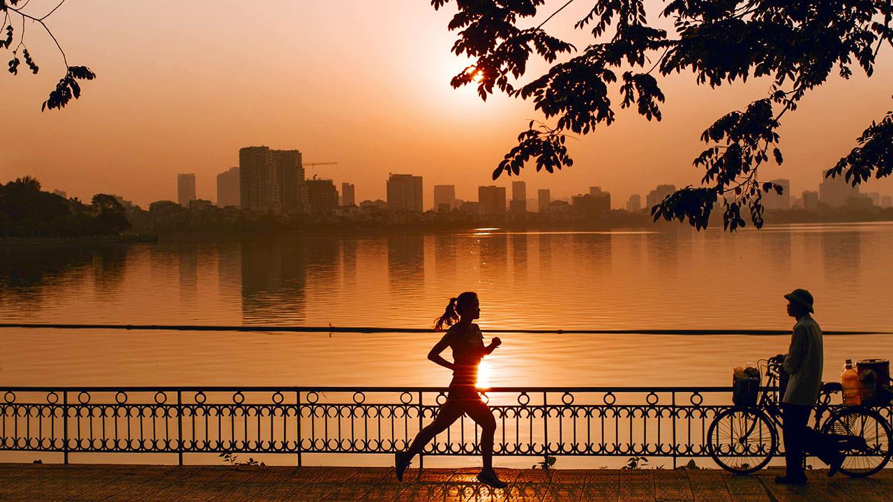 Hồ Tây Hà Nội - Điểm du lịch văn hóa hấp dẫn người dân địa phương và du khách