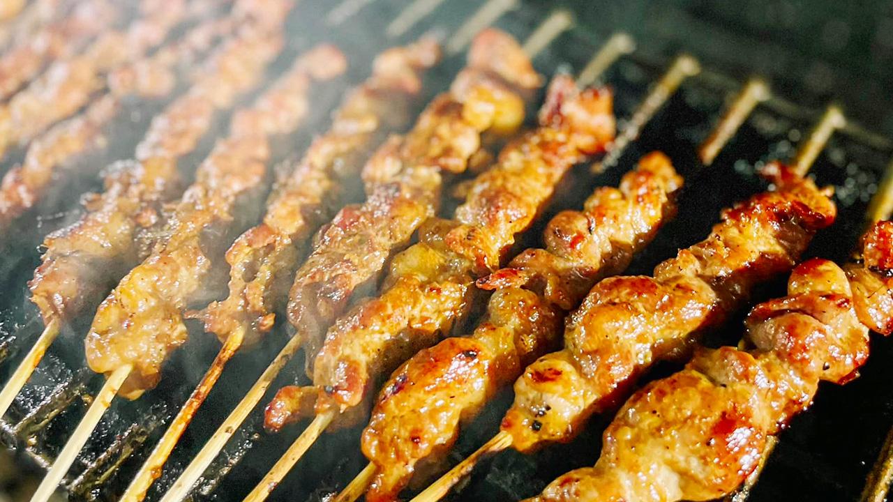 Thịt nướng xiên que Quảng Bá