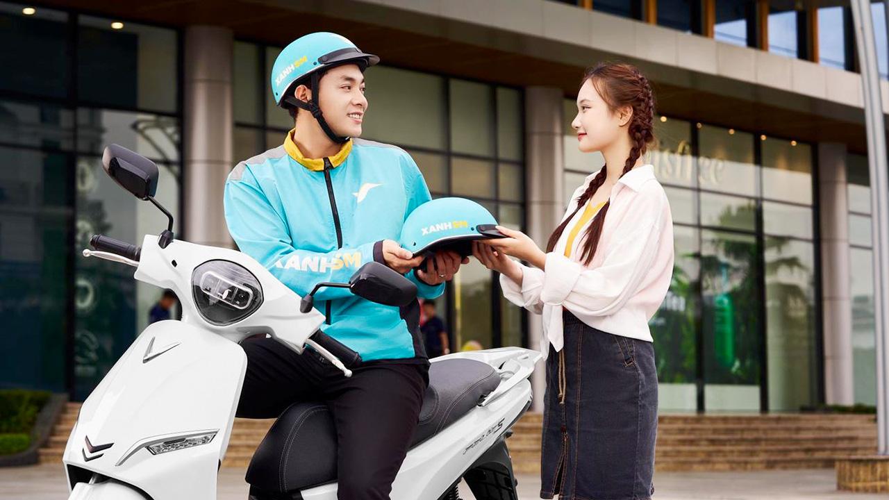 Xe máy công nghệ là một lựa chọn phổ biến khi đến Hồ Tây