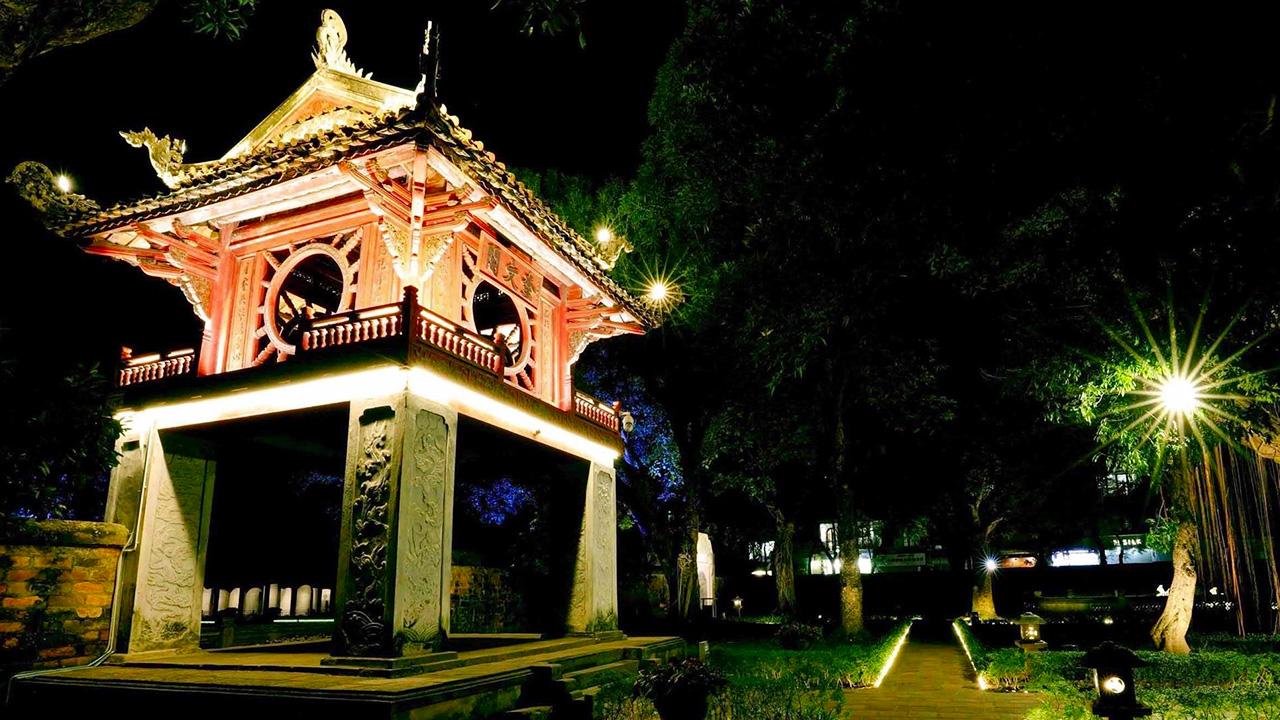 Tham gia tour đêm Văn Miếu