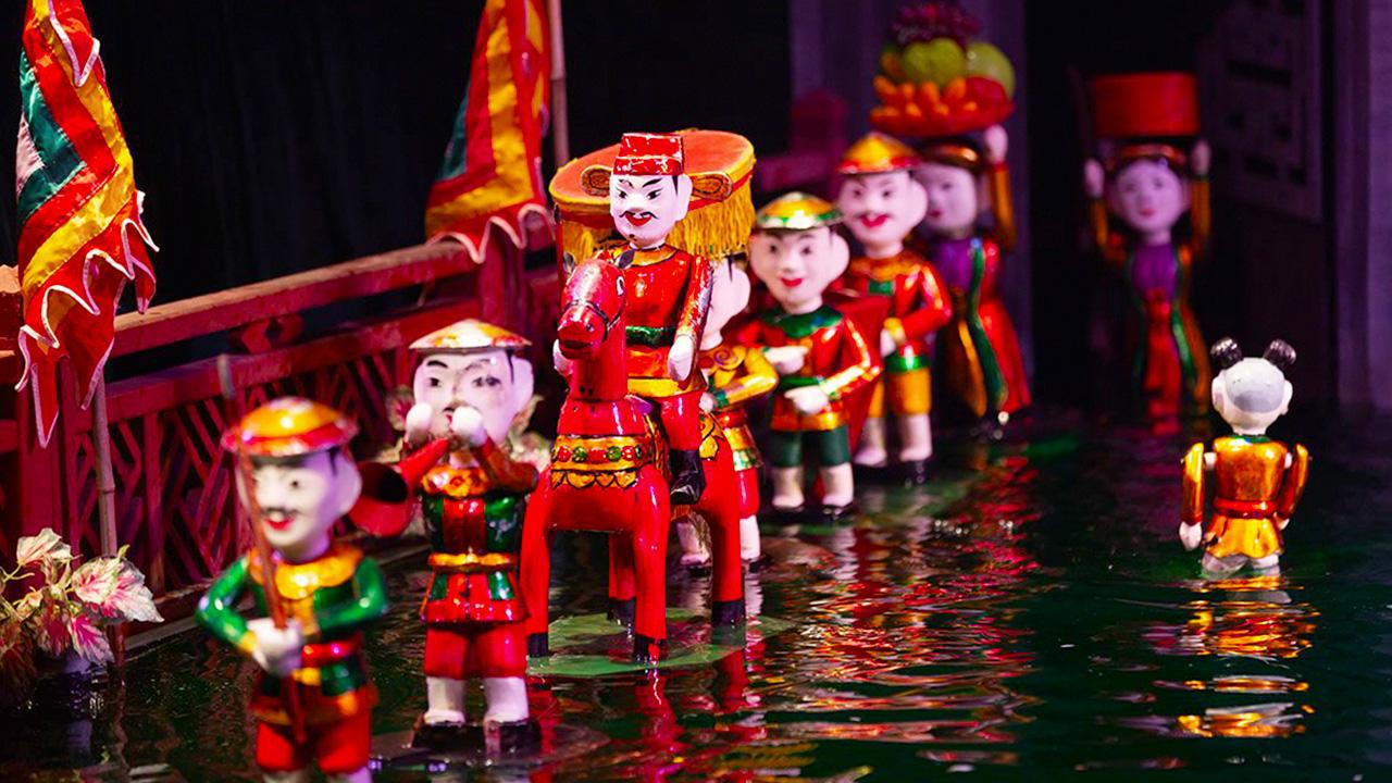 Sân khấu múa rối nước truyền thống tại Nhà hát Thăng Long